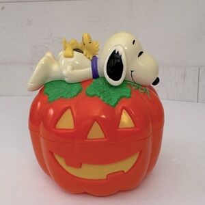 Vintage Snoopy Halloween Pumpkin Whitmans Candies Bank Candy Container